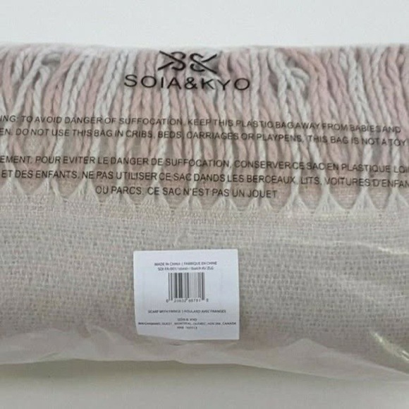 SOIA & KYO Poncho Woven Scarfigan with Fringe in Quartz One Size NWT - Picture 10 of 10